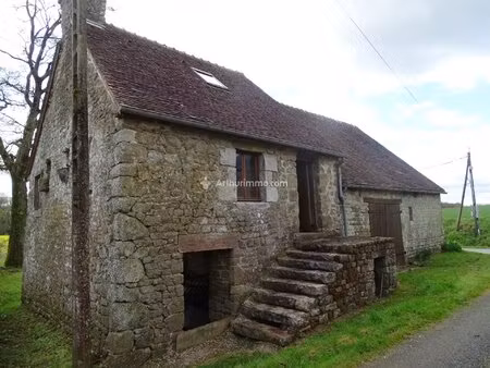 maison en pierre des années 1850 à rénover