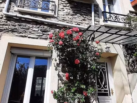 maison individuelle 2 chambres meublée avec garage  terrasse et local à vélos