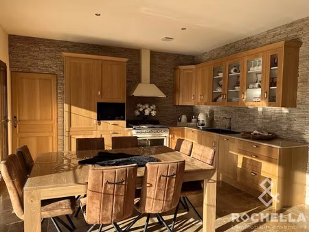 vente maison 4 pièces 102 m² à la vergne (17400)  318 000 €