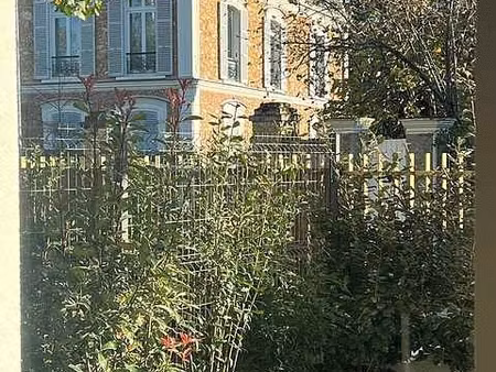 studio meublé avec accès handicapé  terrasse et jardin