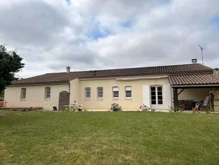 vente maison 4 pièces 140 m² à saint-martin-de-juillers (17400)  416 500 €