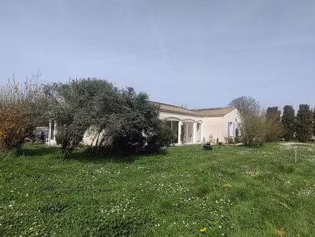 vente maison 5 pièces 167 m² clam (17500)