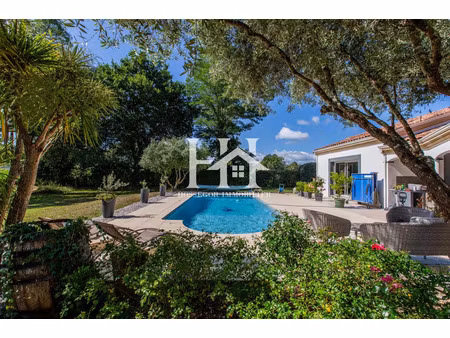 vente maison 8 pièces 190m2 mées 40990 - 685000 € - surface privée