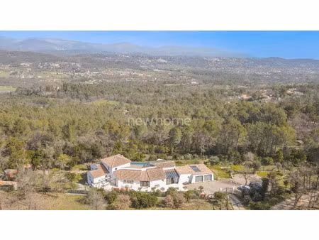 vente maison 7 pièces 228 m² tourrettes (83440)