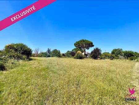 très joli terrain diffus de 1605 m².