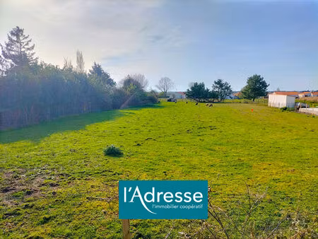vente terrain  3064.00m²  beauvoir