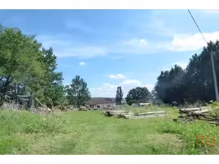 terrain constructible de 1380 m²