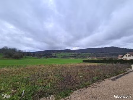 terrain 736 m² cleron