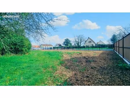 terrain 761 m² émalleville