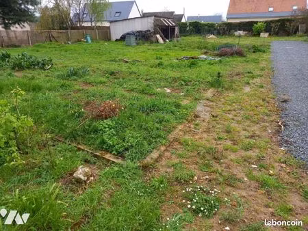 terrain 999 m² esvres