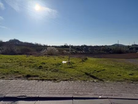 terrain a batir de +/- 10 ares