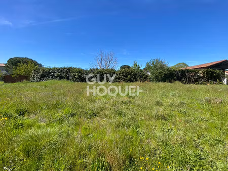 terrain menville 711 m2