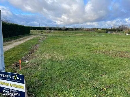 terrain 765 m² saint-julien-l'ars