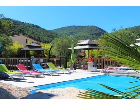 villa de luxe à vendre à pierrelongue