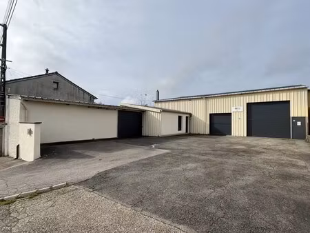 en vente entrepôt 400 m² – 265 000 € |trieux