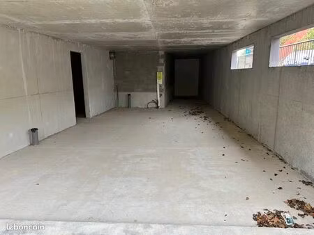 local 55 m² attignat