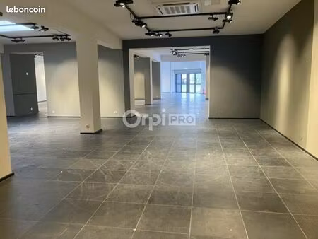 local commercial 341 m²