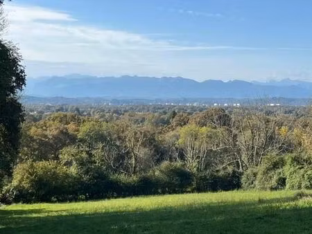terrain 3 233 m² buros