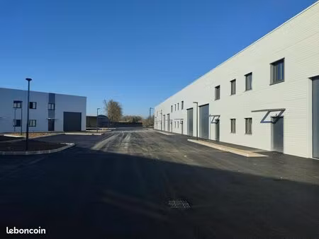 local d'activite 340 m² morestel