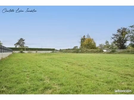 terrain 1802 m² orléat