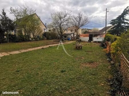 terrain 329 m² trilport