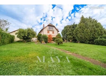 maison 7 pièces 194 m²