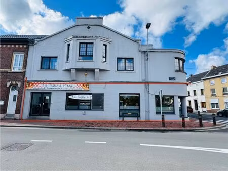 immeuble commercial avec fonds de commerce inclus