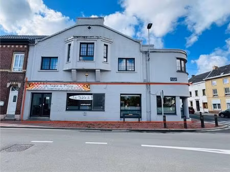 immeuble commercial avec fonds de commerce inclus