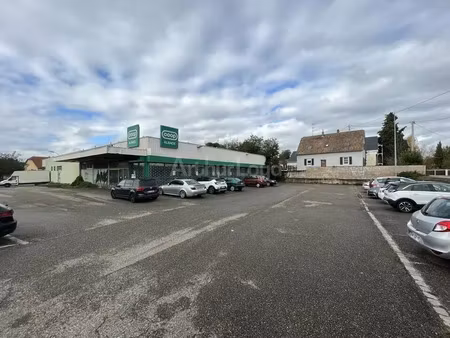 local commercial a louer