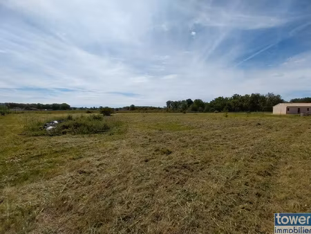 terrain de 1881m² viabilisé  au calme