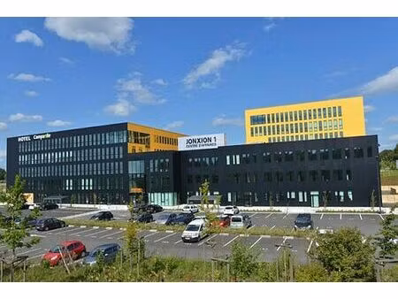 location bureau meroux moval 68 m²