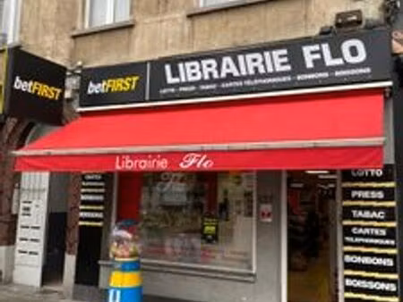 commerce chaussée de helmet + caves