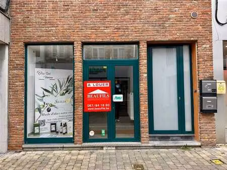 rez-de-chaussée commercial très bien situé