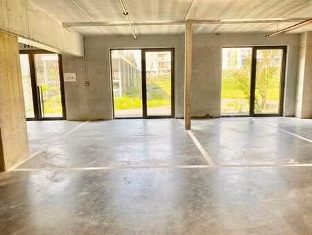 emplacement de parking intérieur