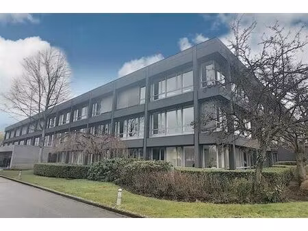 bureau rénové sur prins boudewijnlaan