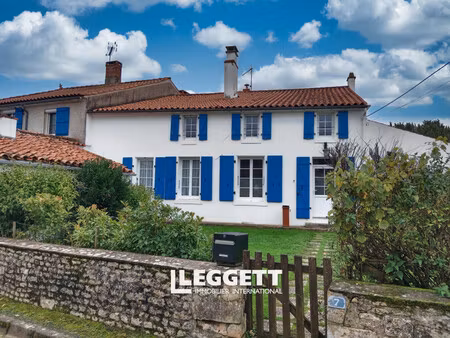 maison 10 pièce(s)  les velluire-sur-vendée