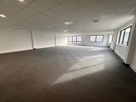 location bureau 2 pièces