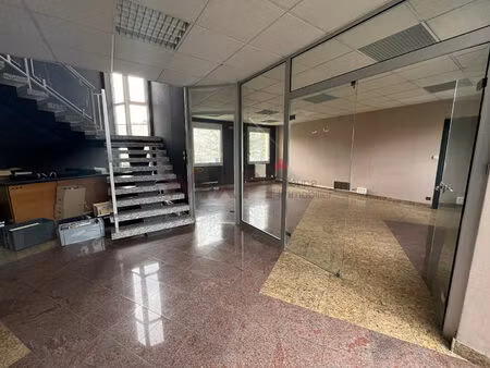 bureaux 57.49 m²