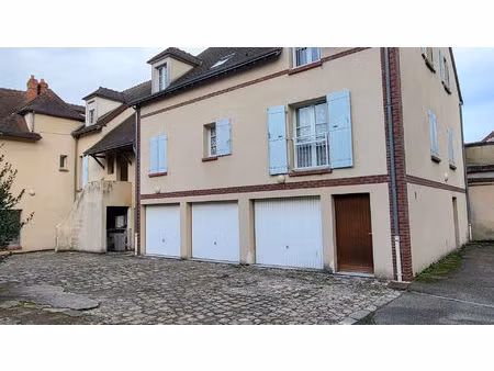 appartement 65 m² + place de parking  maintenon centre