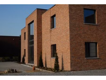 nouvel immeuble de bureaux (90m²) proche de l'e314 - e313