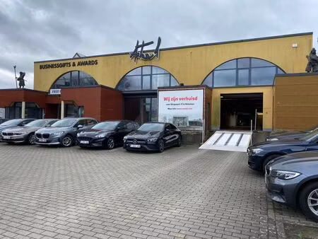 immeuble commercial à louer à louvain