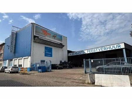 polyvalent bedrijfsgebouw op zichtlocatie