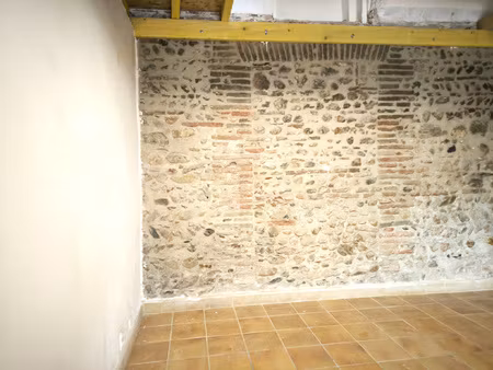 à louer : local commercial en plein centre de saint-laurent-