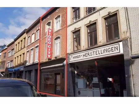 local commercial + logement situé au centre