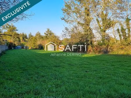 terrain entièrement constructible de plus de 1400m2