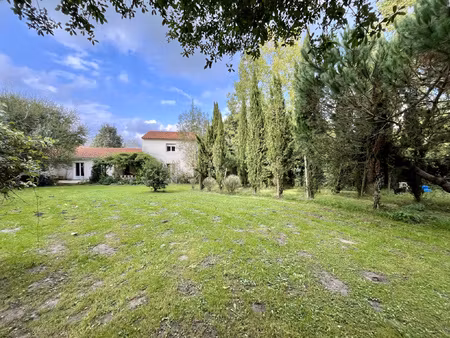 a vendre a la garnache jolie maison de 169 m2 - 4 chambres