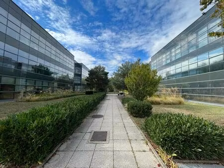 location bureau 1771 m² à saint-priest (69800)