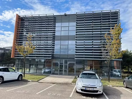 location bureau 2632 m² à saint-priest (69800)