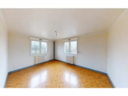 location appartement  59 m² t-3 à argiésans  490 €