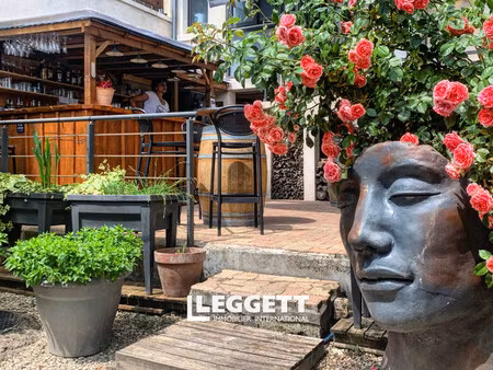 boutique 9 pièce(s)  montmoreau